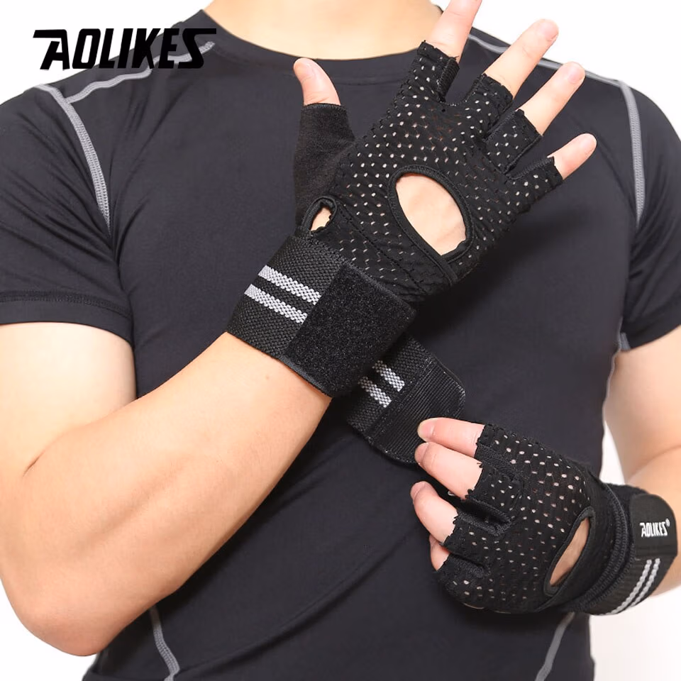 Weight Lifting Gloves with Wrist Straps - Image 5